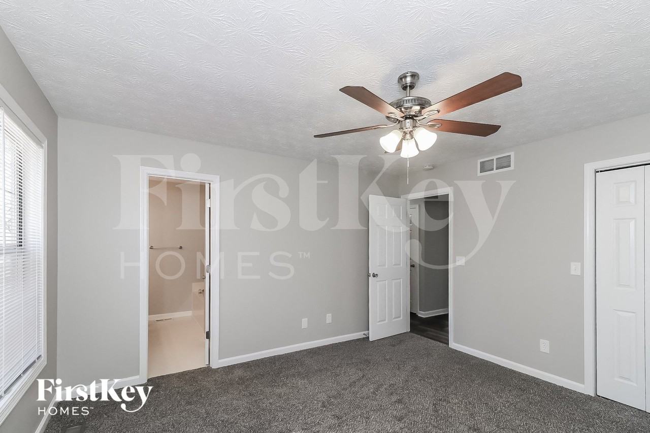 142 N Springs Dr - Photo 6 of 15
