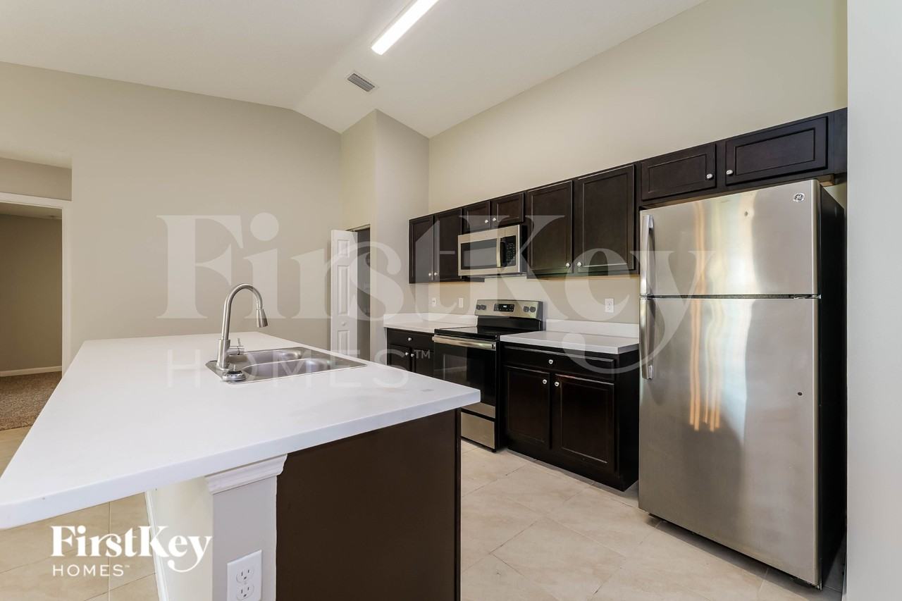 991 Sw Dubois Ave - Photo 7 of 19