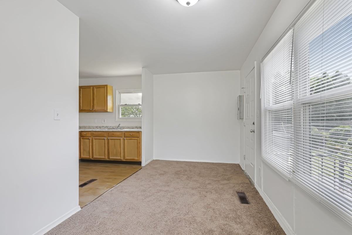 7399 Wollam Ave - Photo 3 of 50