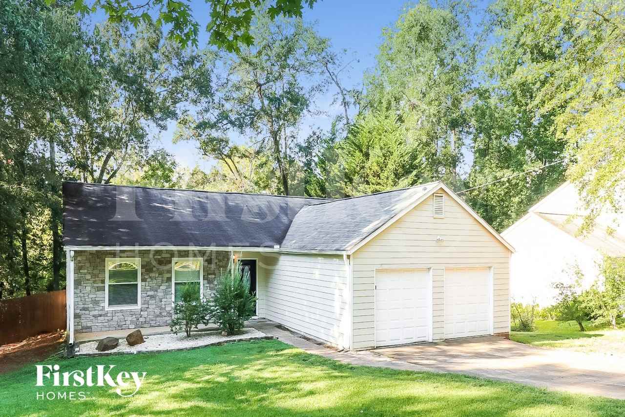 824 Riverstone Ln - Photo 2 of 15