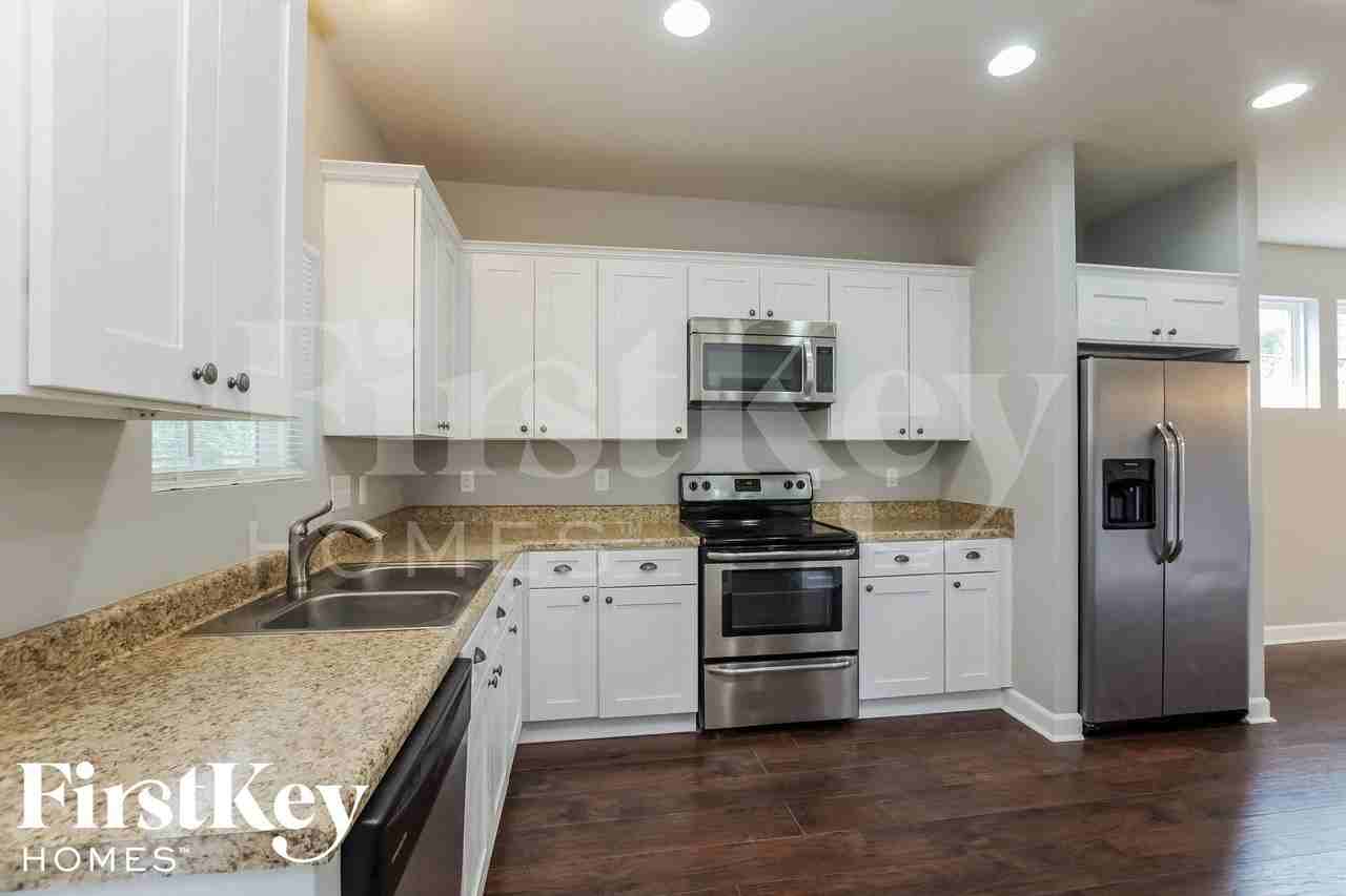 713 Walnut Crossing Dr - Photo 6 of 15