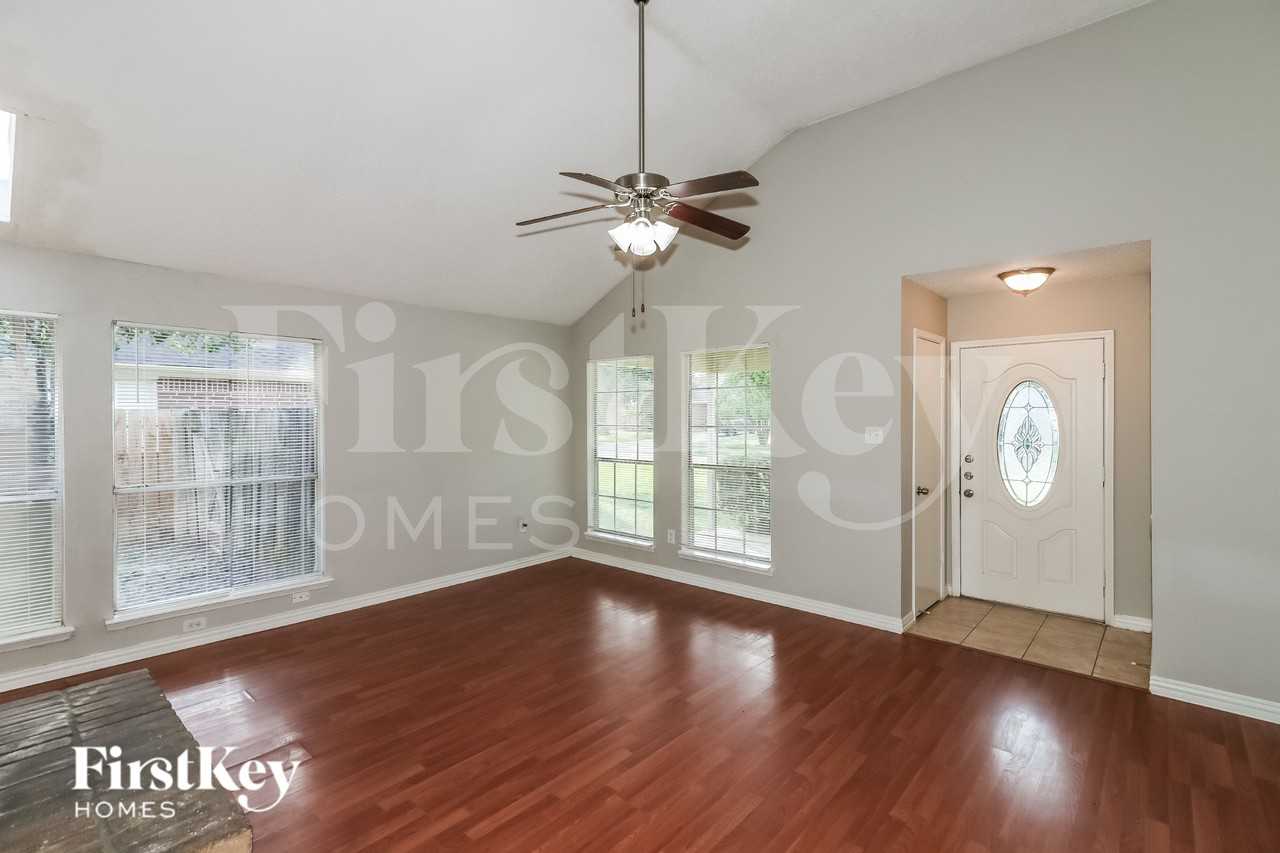 6426 New World Dr - Photo 2 of 19
