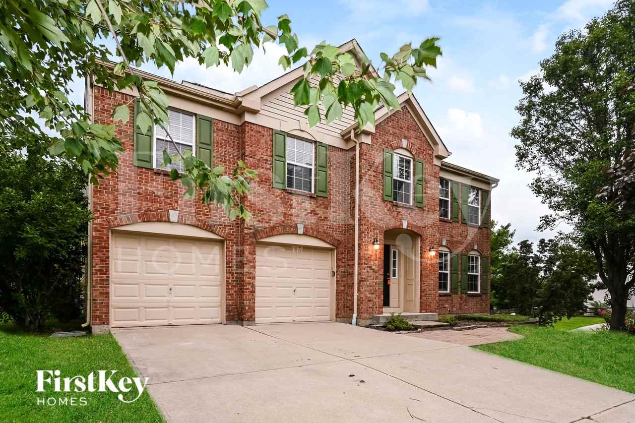 6176 Fox Run Ln - Photo 2 of 16