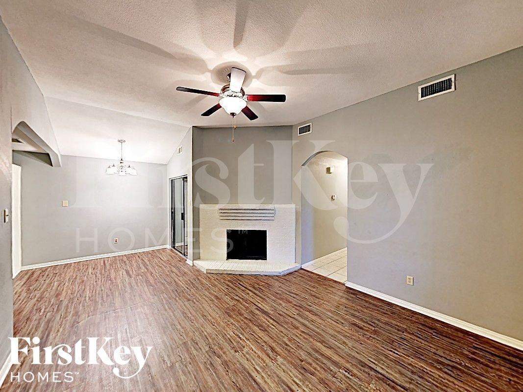 503 Benedict Ln - Photo 3 of 13