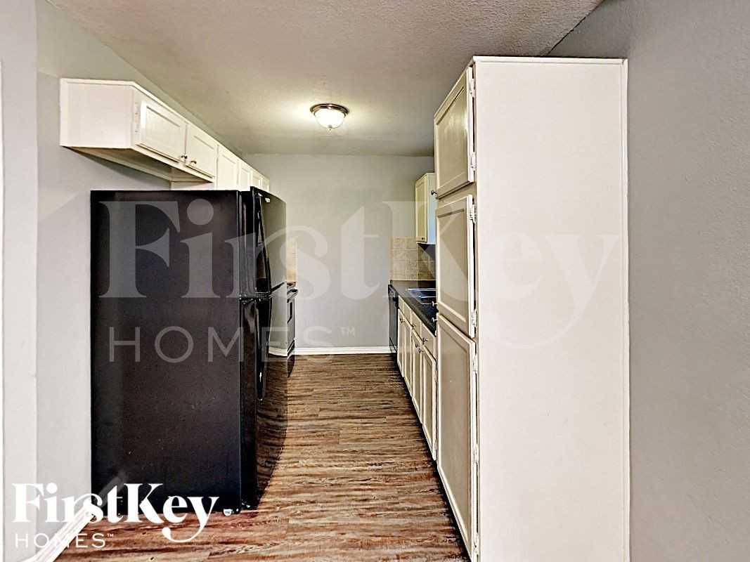 503 Benedict Ln - Photo 4 of 13