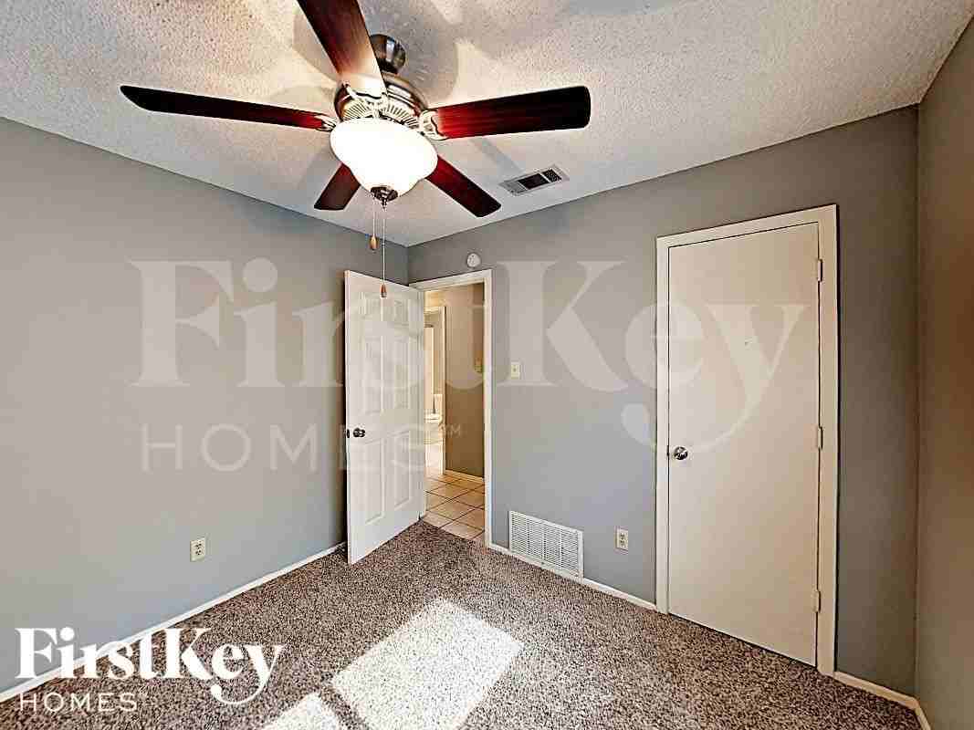 503 Benedict Ln - Photo 7 of 13