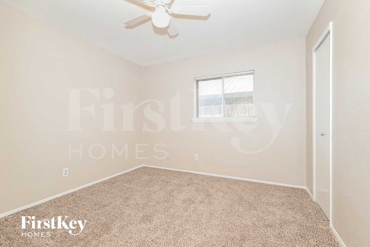 4906 Stagecoach Ln - Photo 7 of 16