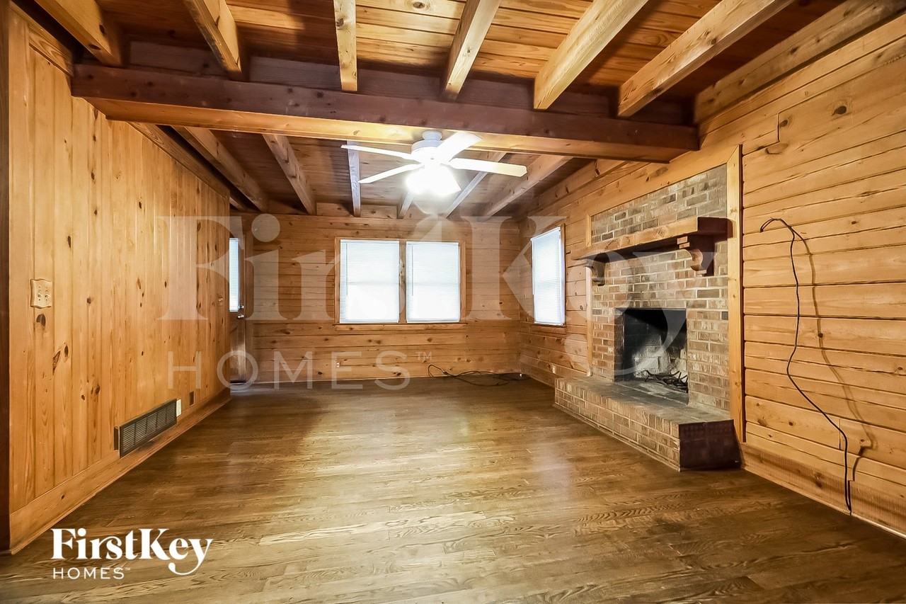 4490 Wallace Cir - Photo 3 of 15