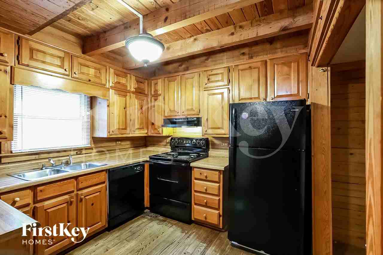 4490 Wallace Cir - Photo 5 of 15