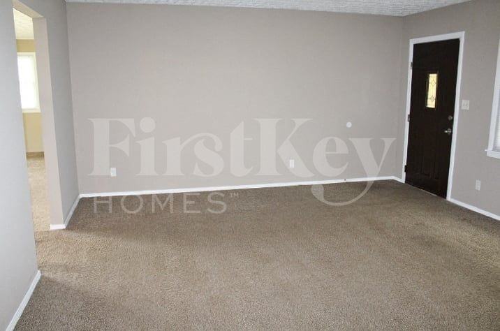 4455 Stuart Dr - Photo 4 of 18