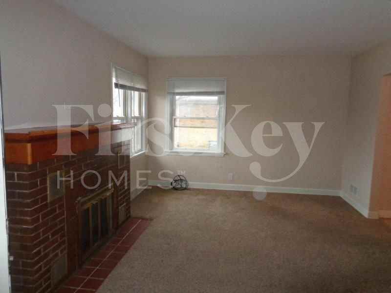 417 Warren St - Photo 3 of 13