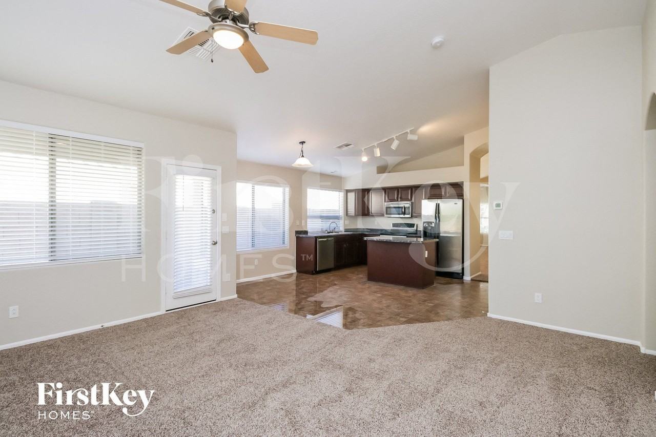 38154 N Rusty Ln - Photo 3 of 15