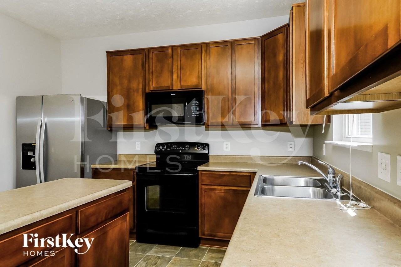 3481 Enclave Xing - Photo 6 of 15