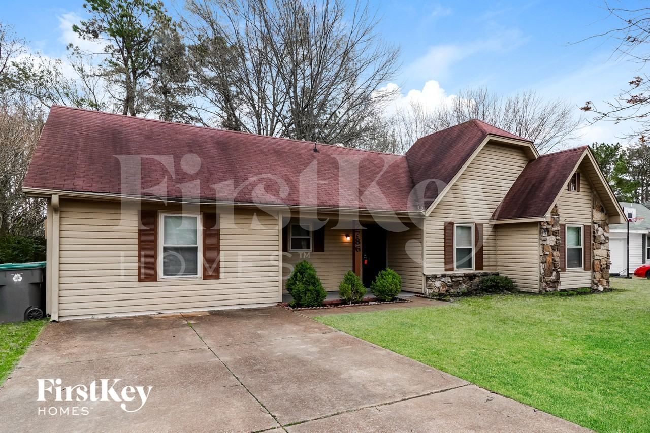 2786 Dromedary Dr - Photo 2 of 15