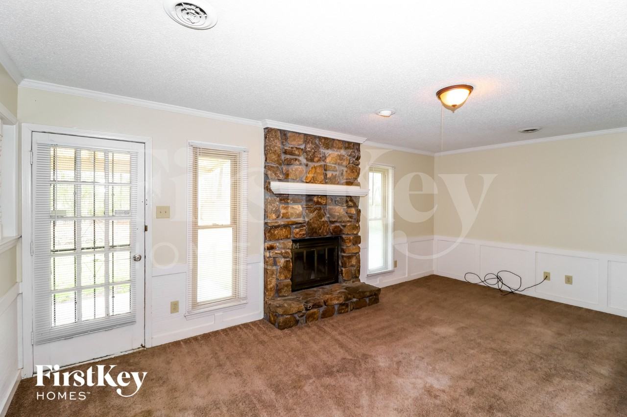 2786 Dromedary Dr - Photo 3 of 15