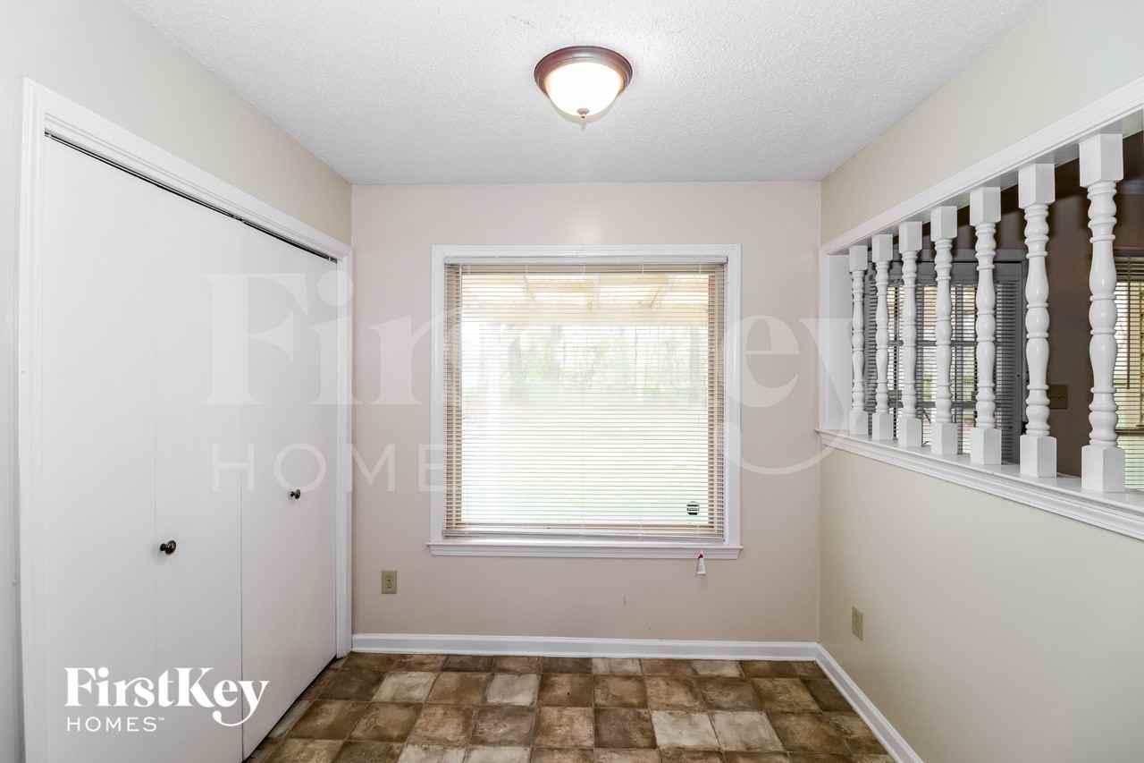 2786 Dromedary Dr - Photo 5 of 15