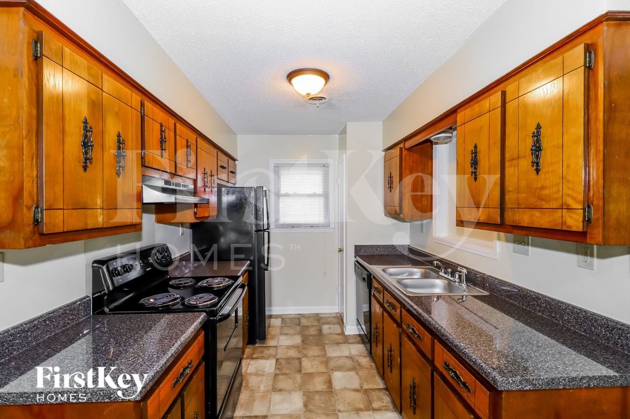 2786 Dromedary Dr - Photo 6 of 15