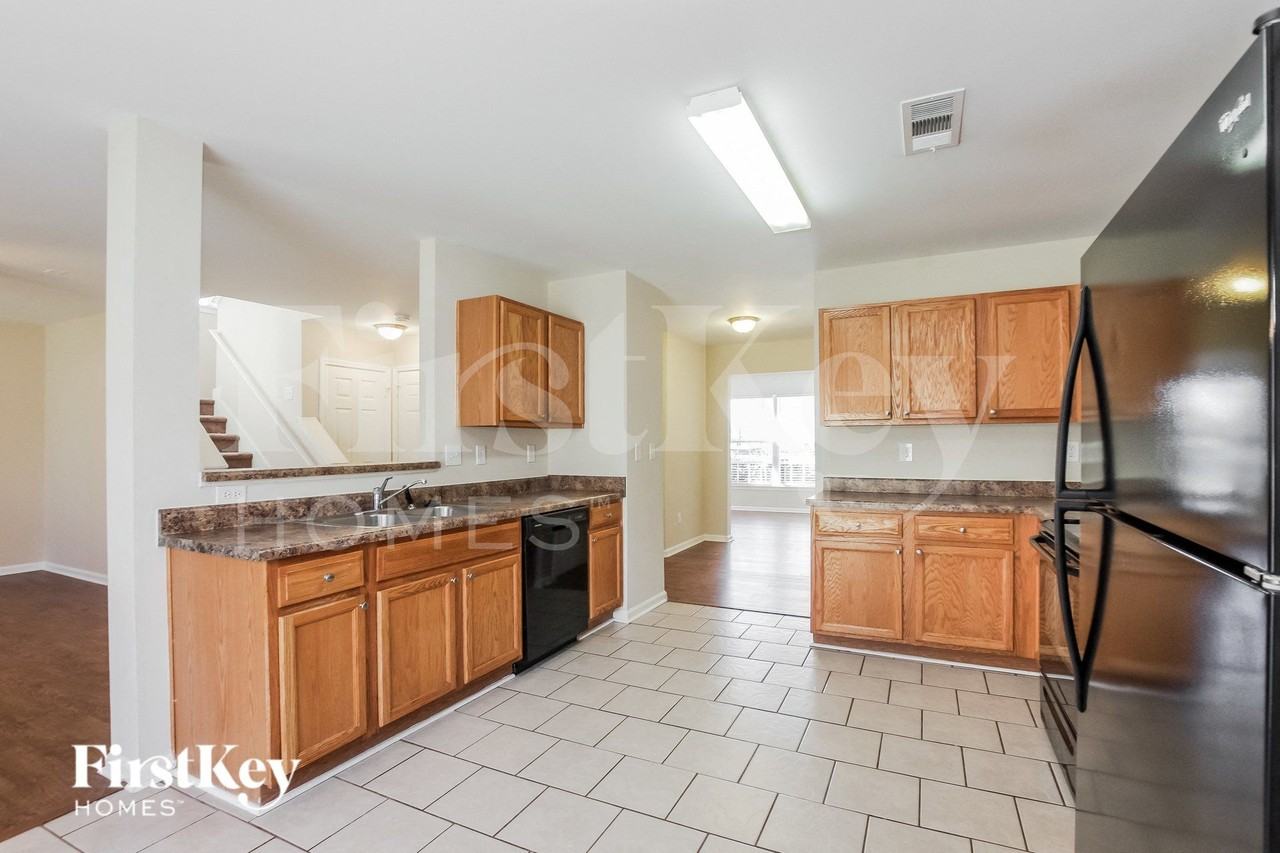 216 Winding Canyon Dr - Photo 5 of 15