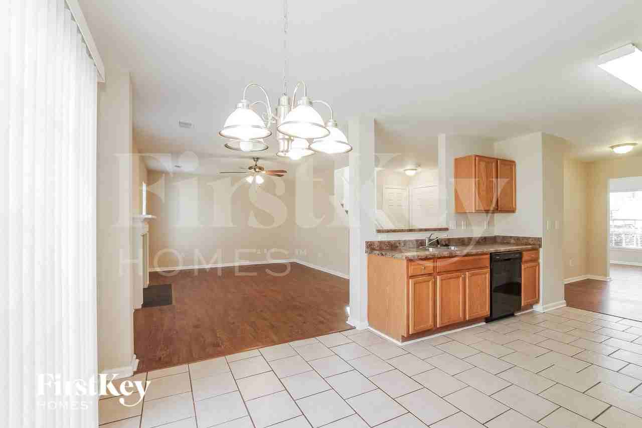 216 Winding Canyon Dr - Photo 6 of 15