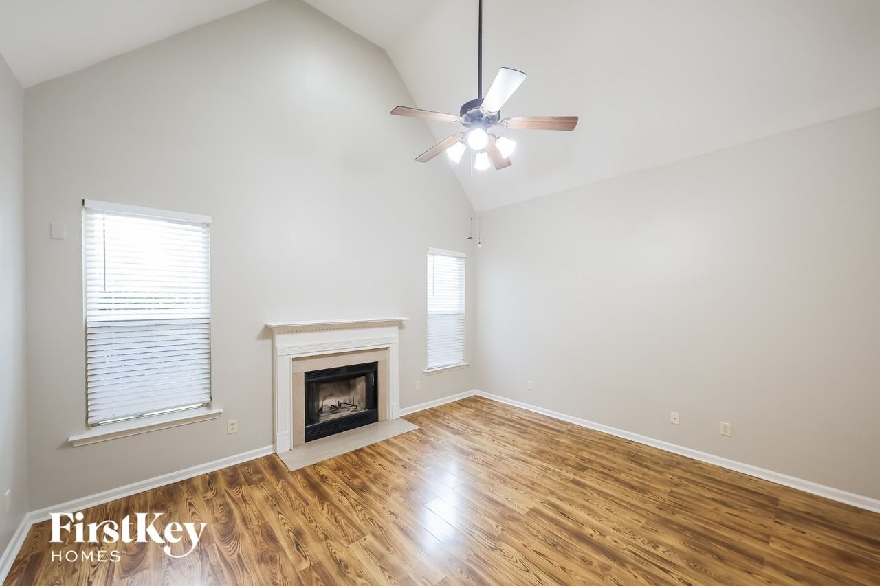 2132 Spaulding Pl - Photo 3 of 15