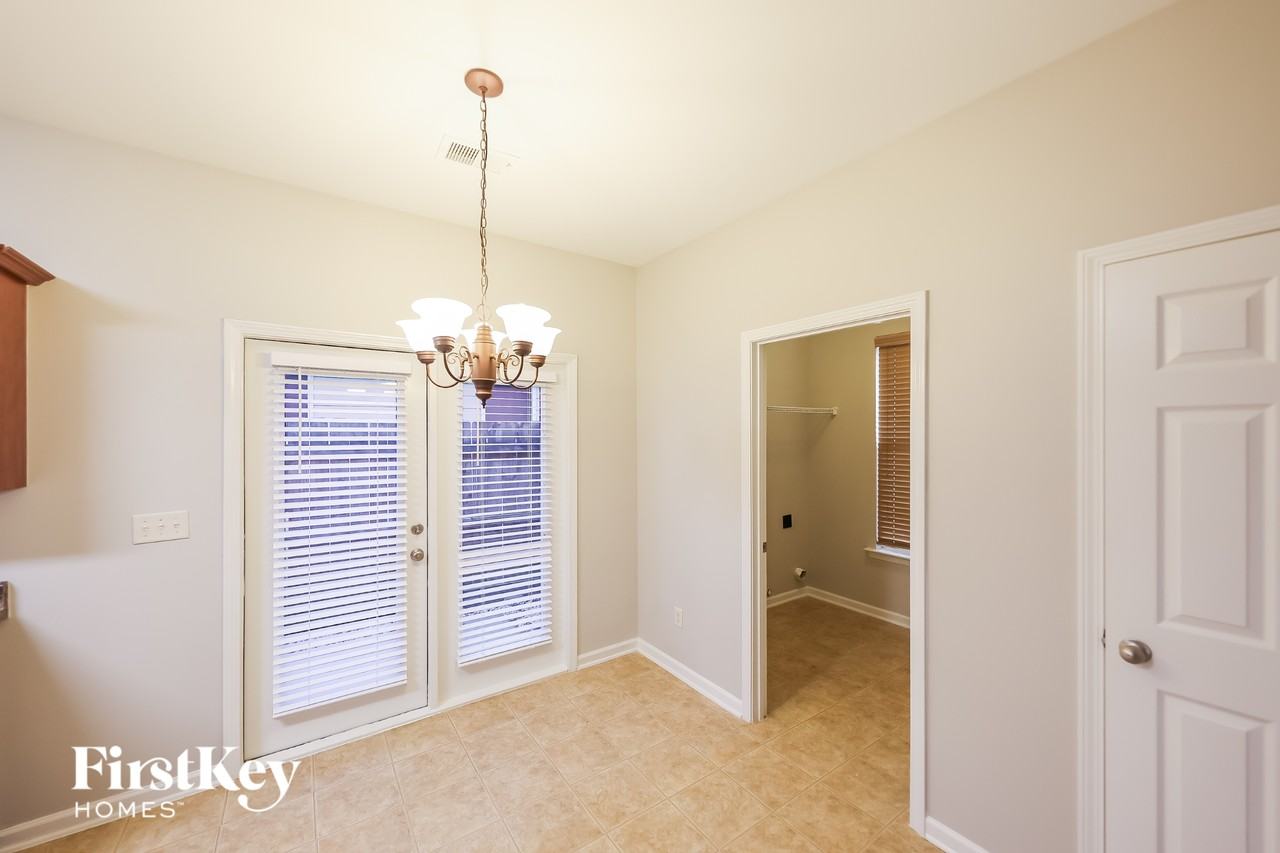 2132 Spaulding Pl - Photo 5 of 15