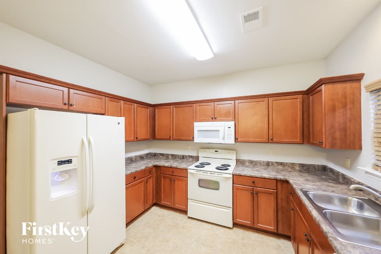 2132 Spaulding Pl - Photo 7 of 15