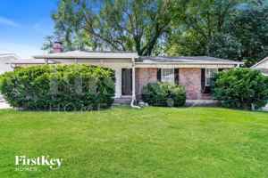 featured image of 2030 E Humes Ln
