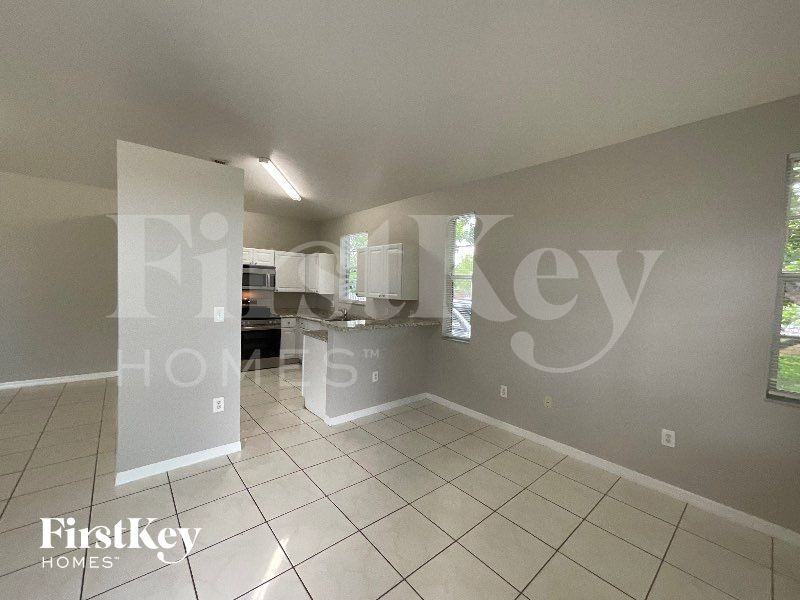 18800 Swstreet - Photo 2 of 15