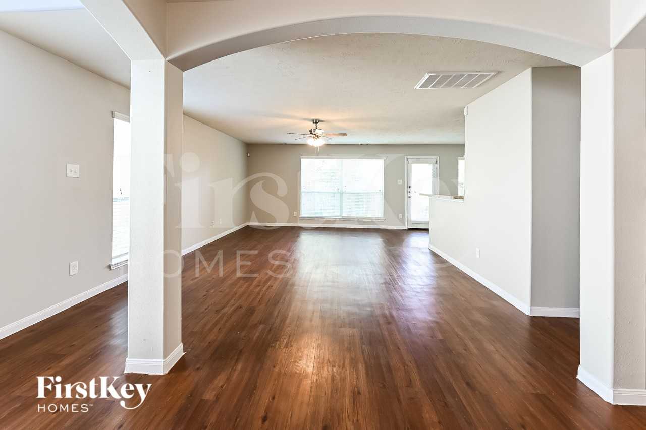 15402 Bammel Oaks Ct - Photo 2 of 16