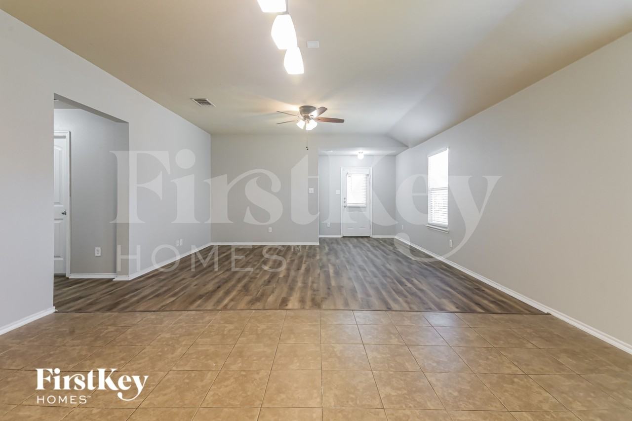 1413 Waco Turner - Photo 5 of 20