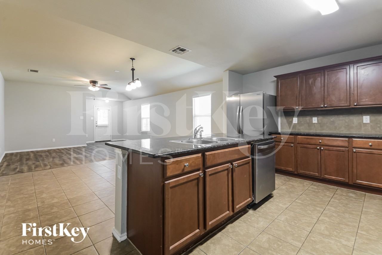 1413 Waco Turner - Photo 6 of 20