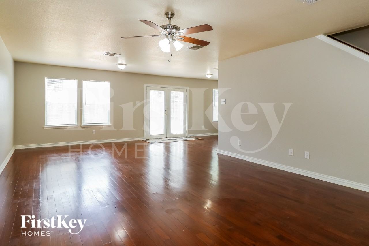 13227 Gatton Park Dr - Photo 3 of 16