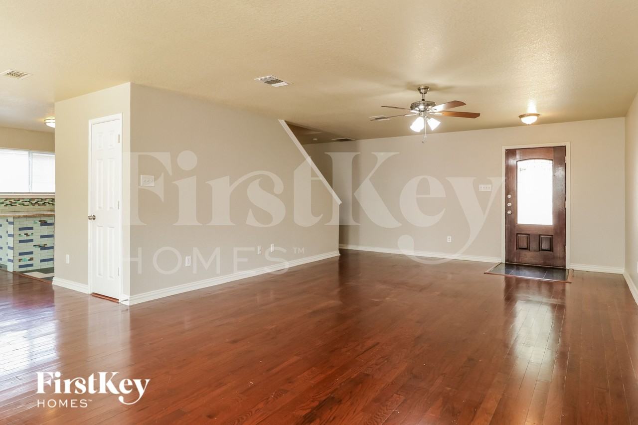 13227 Gatton Park Dr - Photo 4 of 16