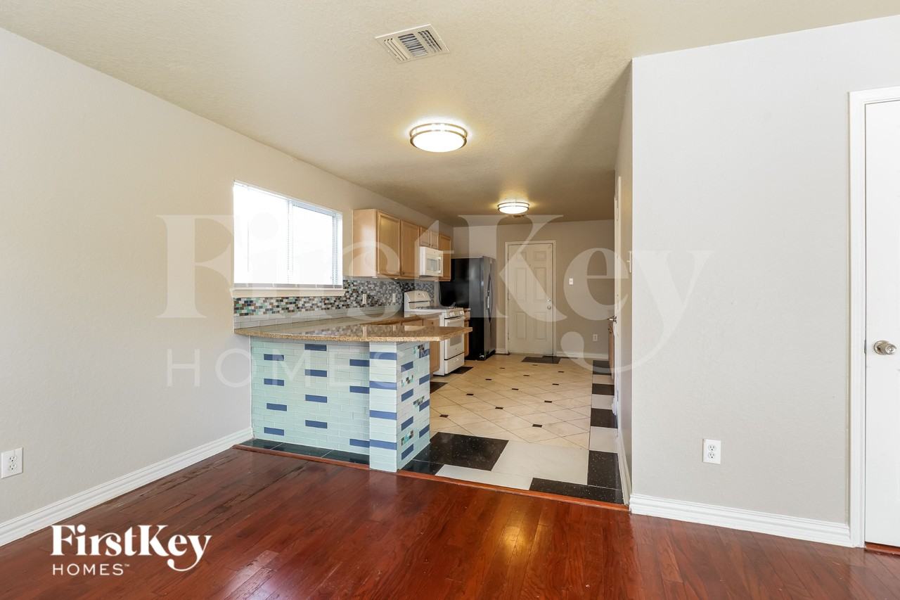 13227 Gatton Park Dr - Photo 6 of 16