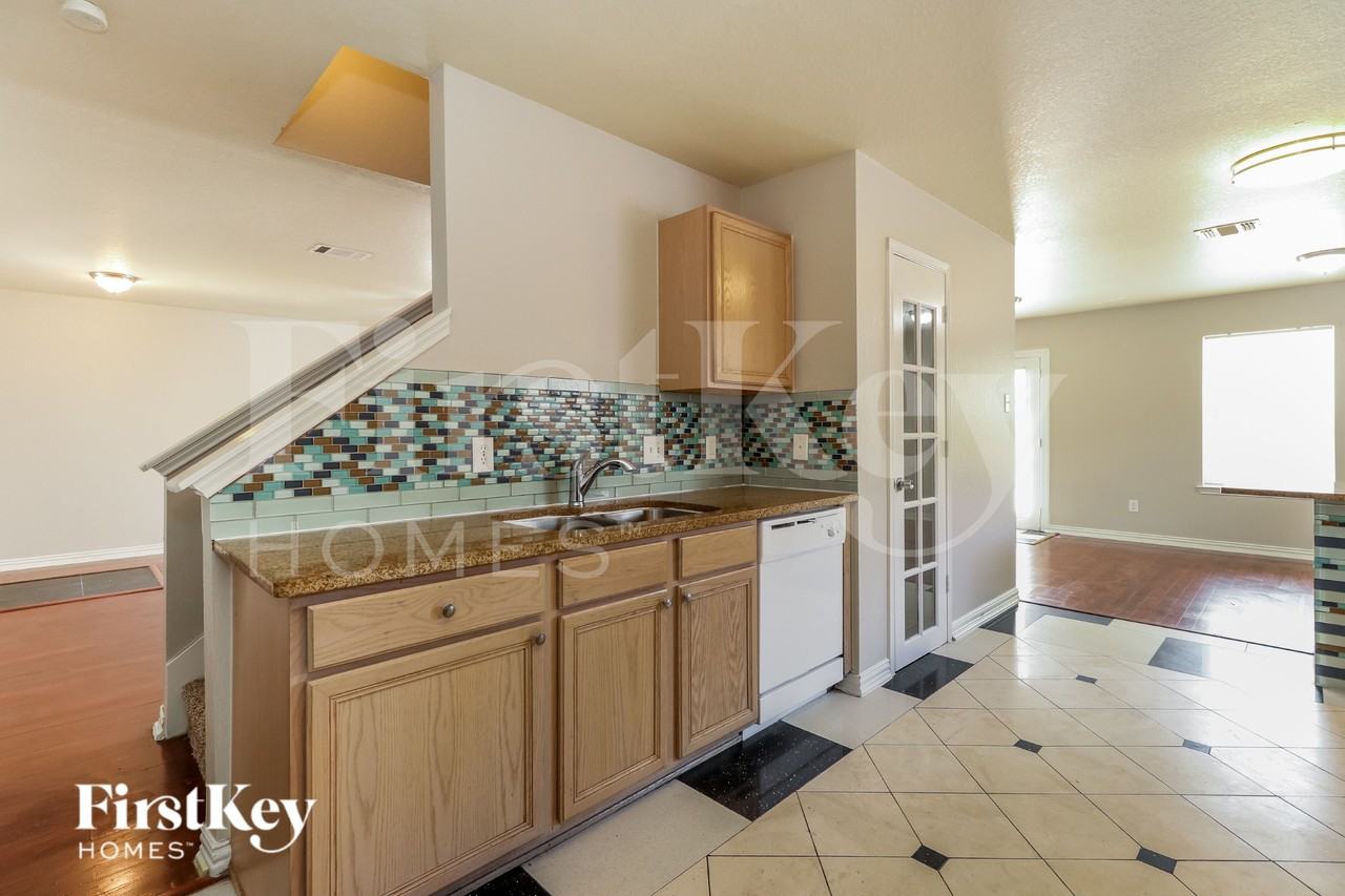 13227 Gatton Park Dr - Photo 7 of 16