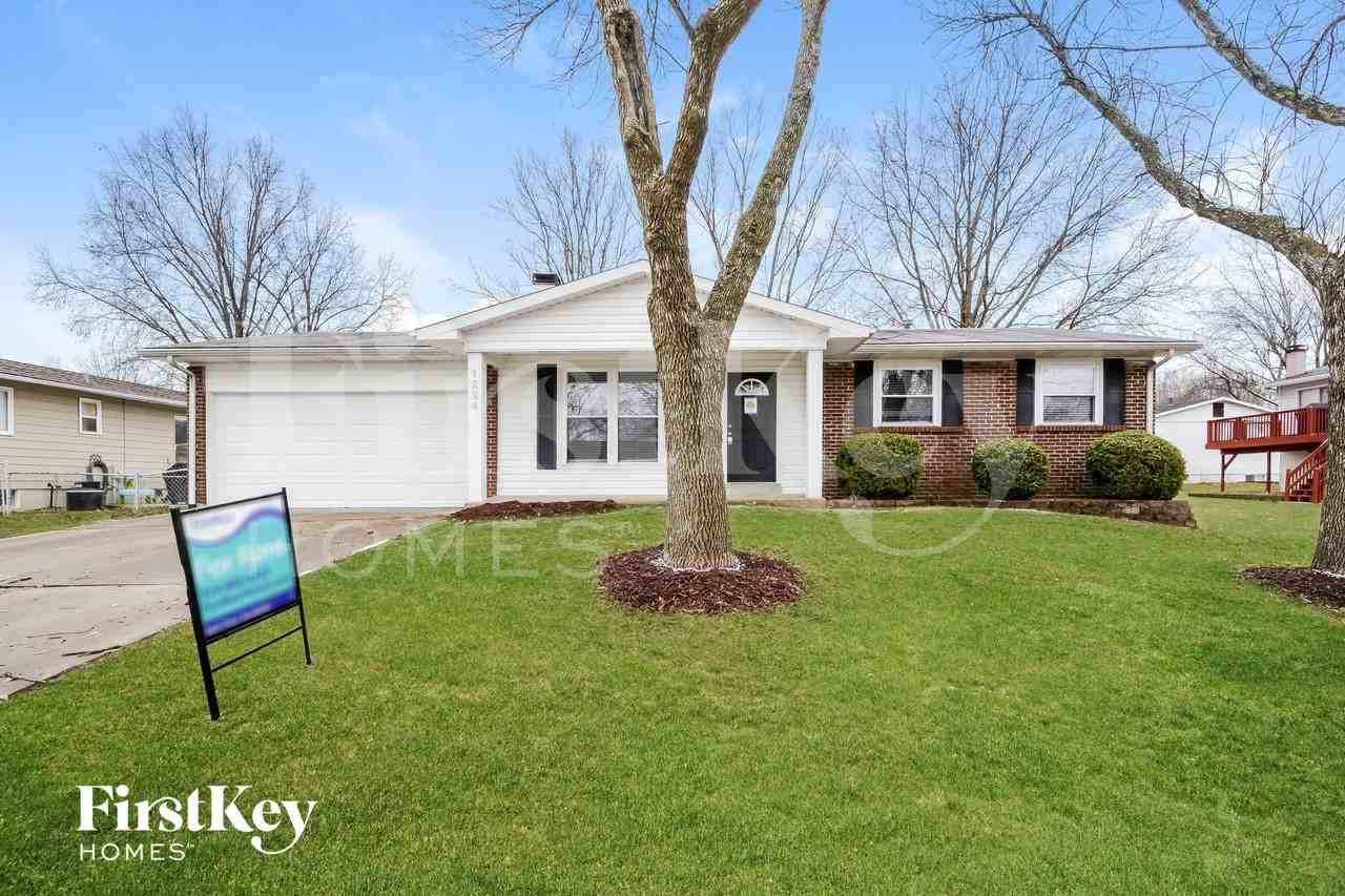 1224 Yorktown Dr - Photo 2 of 15