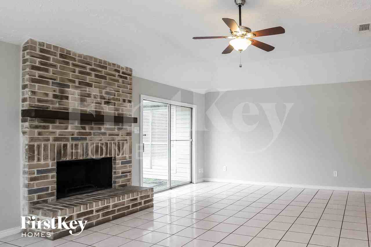 11431 Stoughton Dr - Photo 5 of 16