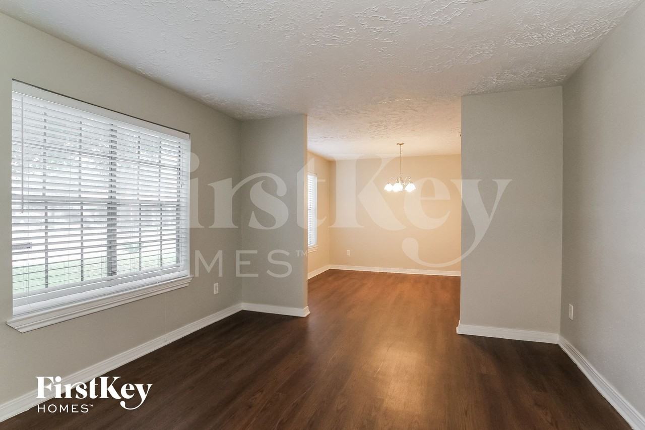 11431 Stoughton Dr - Photo 6 of 16