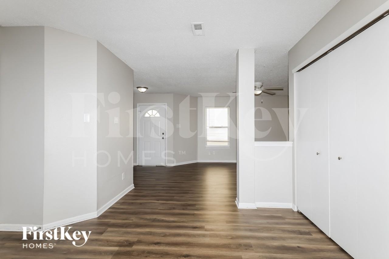 10605 Glenayr Dr - Photo 6 of 19