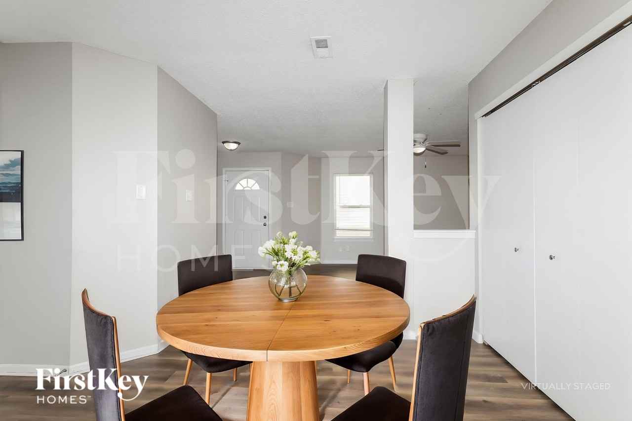 10605 Glenayr Dr - Photo 7 of 19