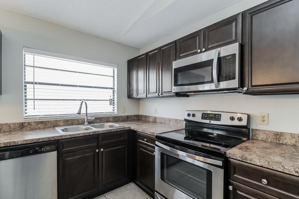 456 Copperstone Cir - Photo 5 of 16