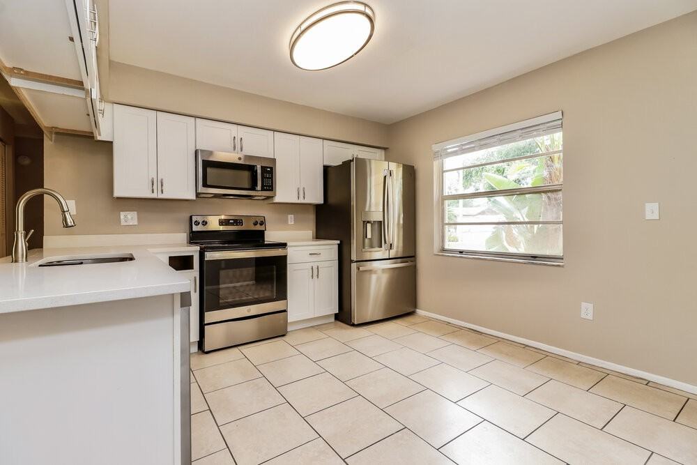 4910 Hi Vista Cir - Photo 7 of 16