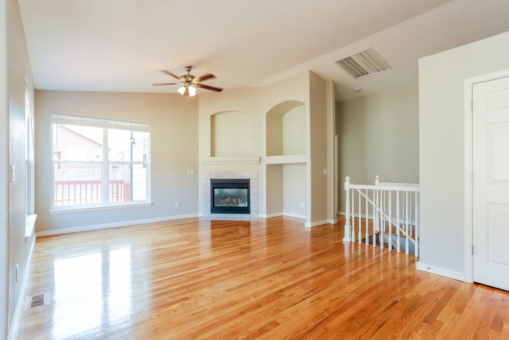 4938 Dillon St - Photo 6 of 17