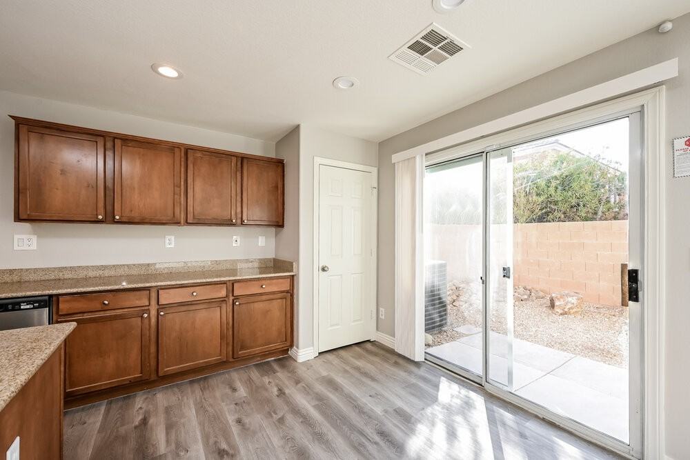 7967 Carmel Heights Ave - Photo 7 of 17