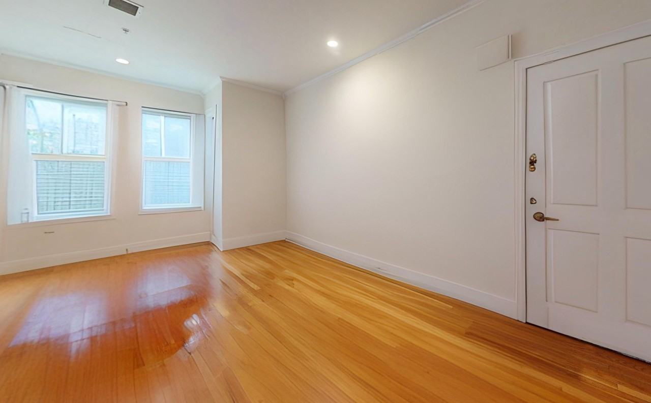 26 Lake St #2 - Photo 4 of 10