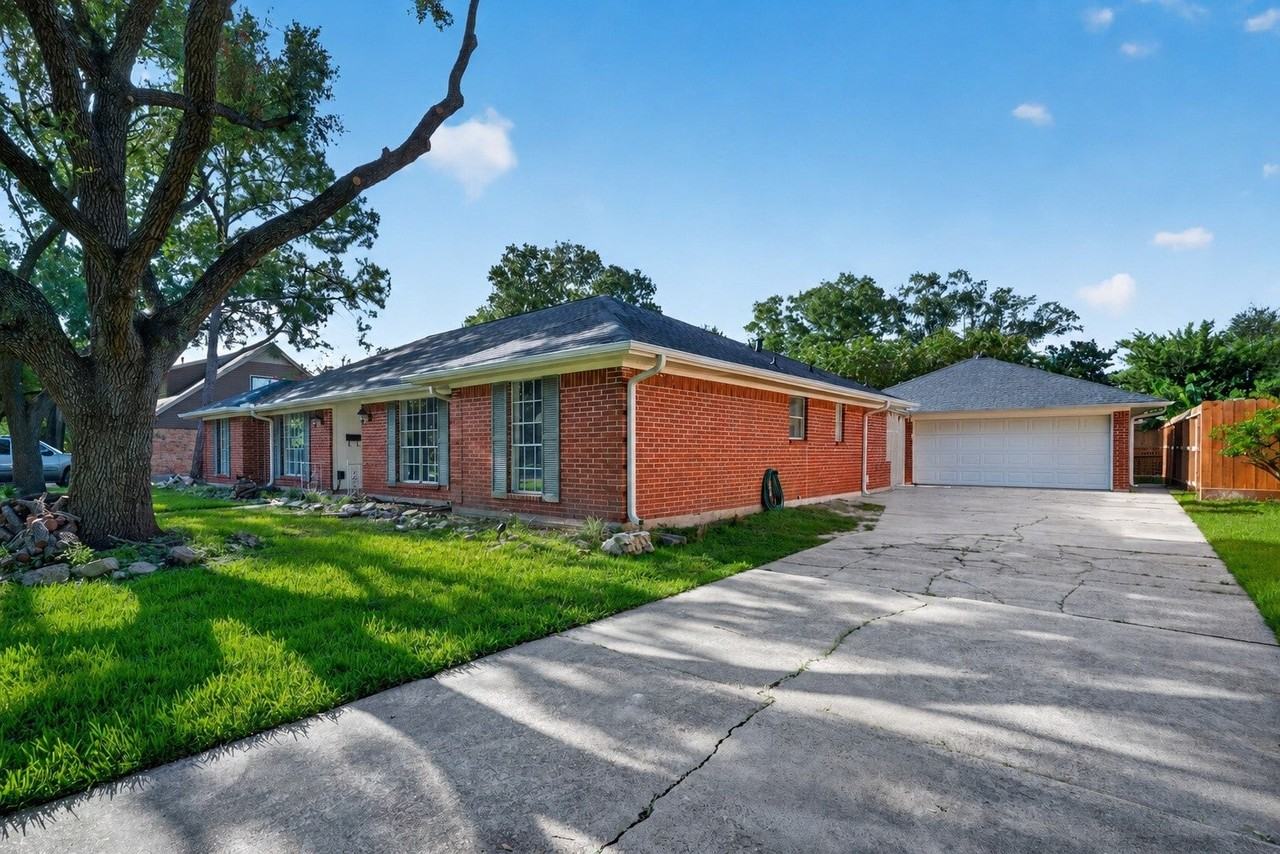 3910 Chile Dr - Photo 2 of 48
