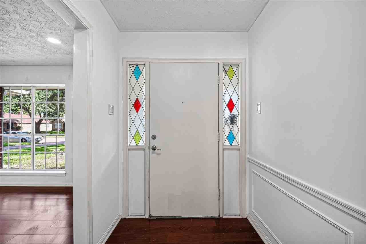 3910 Chile Dr - Photo 5 of 48