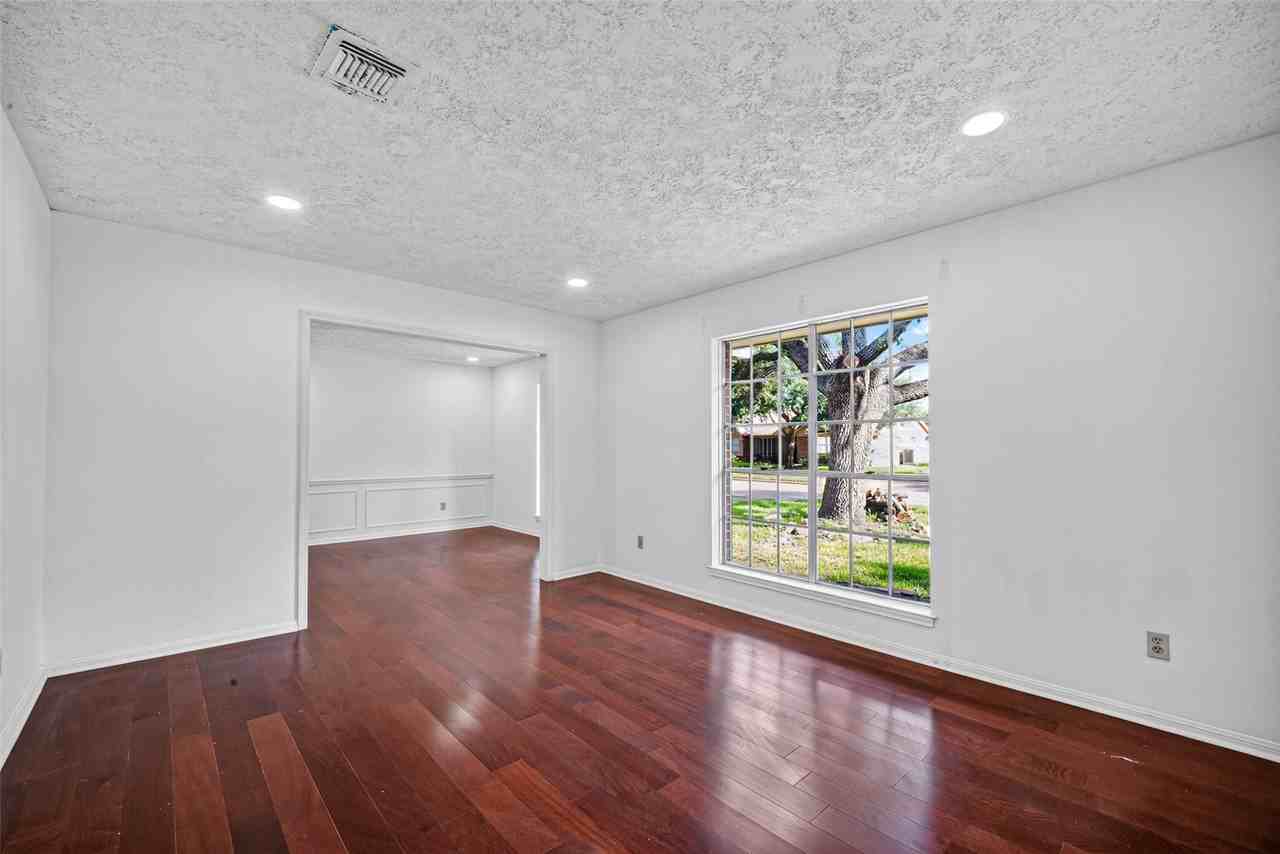 3910 Chile Dr - Photo 6 of 48