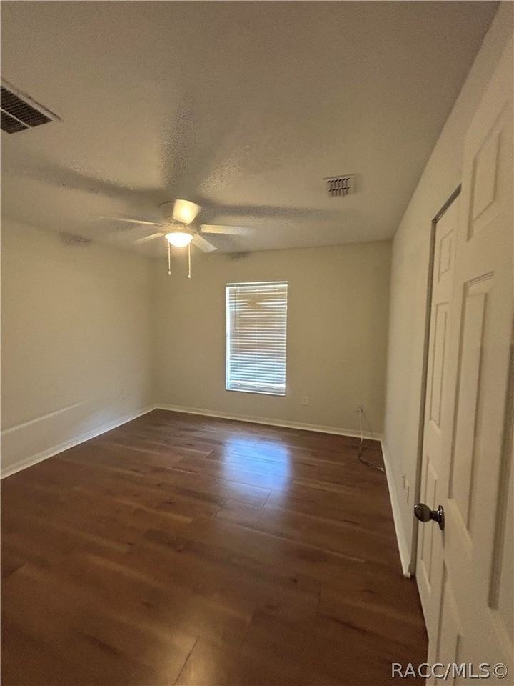 3075 E Crown Dr - Photo 6 of 8