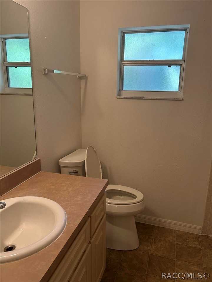 3075 E Crown Dr - Photo 7 of 8